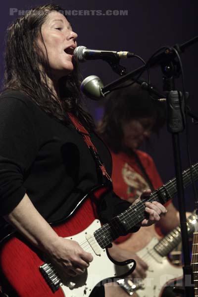 THE BREEDERS - 2008-04-18 - PARIS - La Cigale - Kim Deal - Kelley Deal